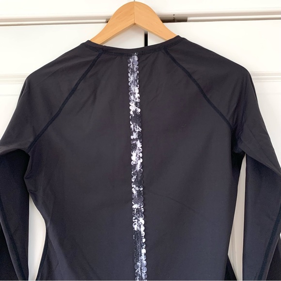Athleta Swim Shirt Black Long Sleeve Fitted Rash guard T Shirt Scoop Neck Small - Picture 4 of 7